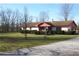 1530 S Saline 3rd St, Centerpoint, IN 47840