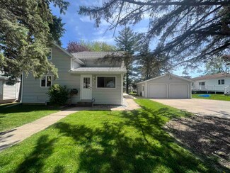 1257 S Blackhawk Ave, Freeport, IL 61032