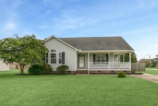 100 Horsetrail Dr, Selma, NC 27576