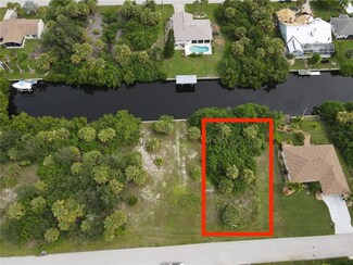 18694 Arapahoe Cir, Port Charlotte, FL 33948