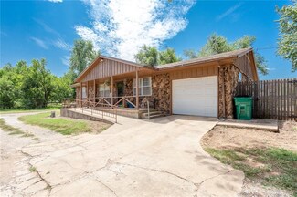 123 SE Embree Dr, Geary, OK 73040