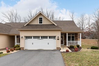 1220 Stocker St, Staunton, VA 24401