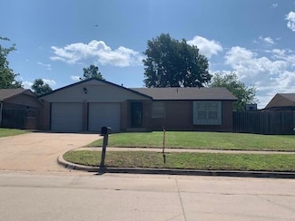 912 S Avery Dr, Moore, OK 73160