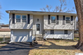7824 Lake St, Omaha, NE 68134