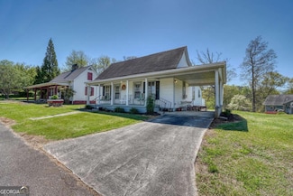26 River St, Hiawassee, GA 30546