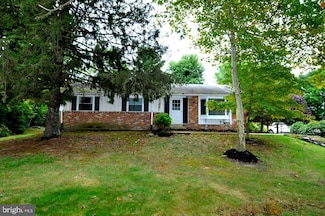 105 Hartford Rd, Moorestown, NJ 08057