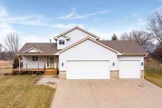 2105 10th Street Cir NE, Buffalo, MN 55313