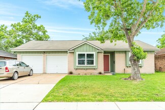 1818 W 8th St, Freeport, TX 77541