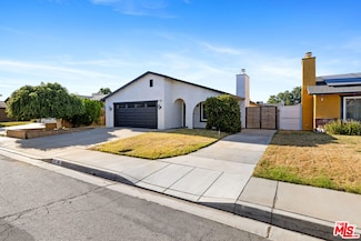 1121 Chagal Ave, Lancaster, CA 93535