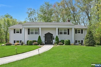 175 Edson Terrace, Franklin Lakes, NJ 07417