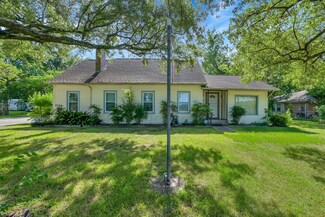 7614 Van Ness St, Houston, TX 77037