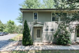 118 Sheraton Ln, Norwich, CT 06360