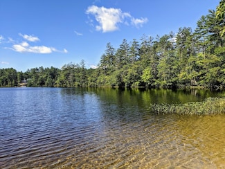 000 Bound Tree Rd, Contoocook, NH 03229