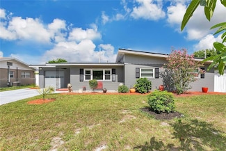 686 22nd St NW, Winter Haven, FL 33880