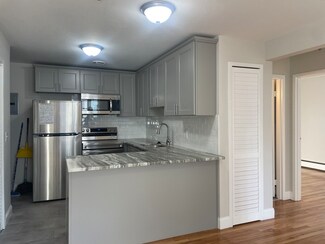 121 Warren St Unit 5, Watertown, MA 02472