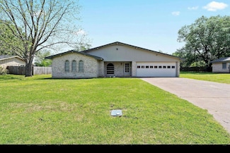 207 Robin Way St, Mount Vernon, TX 75457