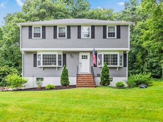 18 Pennacook St, Norfolk, MA 02056