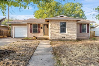 1315 W 4th St, Mc Gregor, TX 76657