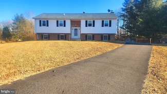 16 Stardust Dr, Newark, DE 19702