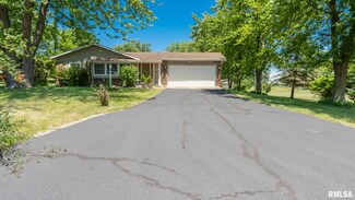 842 Prairie Hills Dr, Metamora, IL 61548