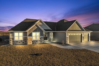 896 Kohlwey Dr, Grafton, WI 53024