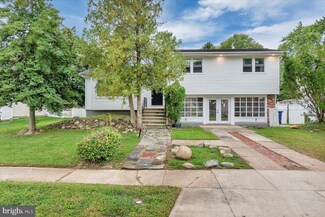 203 Colonial Rd, Beverly, NJ 08010