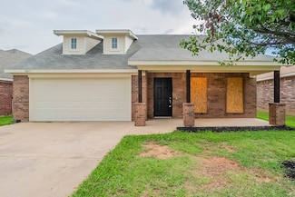 10437 Manhassett Dr, Fort Worth, TX 76140