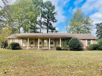 1201 E Clover Ln, Corinth, MS 38834