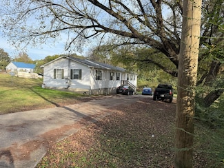 2 Newman Dr, Rossville, GA 30741