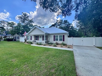 182 Tattnall St, Reidsville, GA 30453