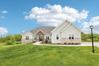 5989 S Quarry Park Ct, New Berlin, WI 53146