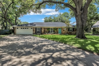 1908 Park Grove Ct, Arlington, TX 76015
