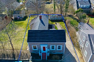 12 New St, Nantucket, MA 02554