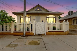 608 Coal Ave SE, Albuquerque, NM 87102