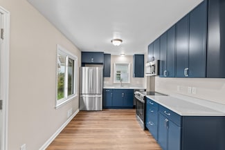 841 N 54th St, Milwaukee, WI 53208