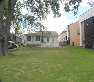 619 E Northshore Dr, Syracuse, IN 46567