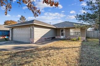 9414 Magnolia Wood Dr, Claremore, OK 74019
