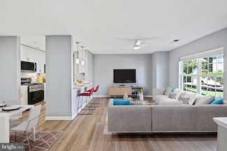 43543 Patching Pond Square, Ashburn, VA 20147