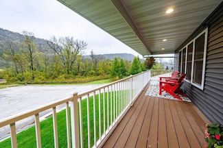 169 Cobblestone Ln, Winona, MN 55987