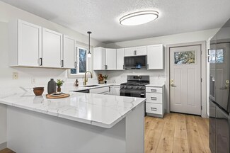 273 Butler Ave E, Saint Paul, MN 55118