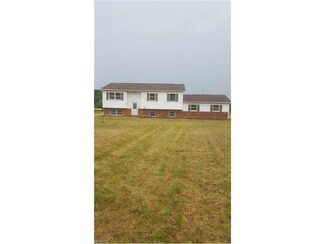 5221 Streeter Rd, Mantua, OH 44255
