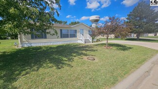 814 Deerfield Rd, McPherson, KS 67460