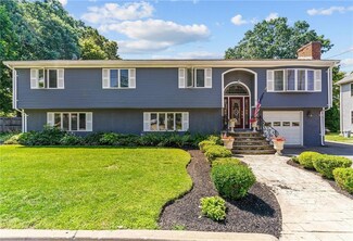 14 Fales Rd, Bristol, RI 02809