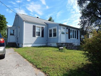 403 Poplar St, Lakehurst, NJ 08733
