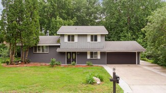 133 E Golden Lake Ln, Circle Pines, MN 55014