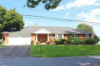 52 Morris St, Nazareth, PA 18064