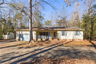 5403 Jonquil Ln, Gloucester, VA 23061