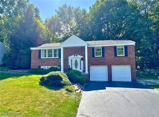 8486 Carriage NE, Warren, OH 44484