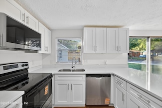 7388 Simms Dr, Jacksonville, FL 32209