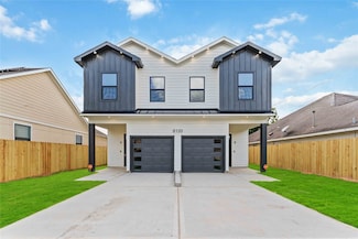 8120 Colonial Ln, Houston, TX 77051